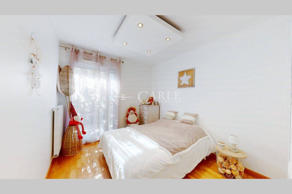 Villa sur toit de 108 m² avec terrasse de 77 m² et vue dégagée – 5 pièces – 4 chambres – 108.65 m²