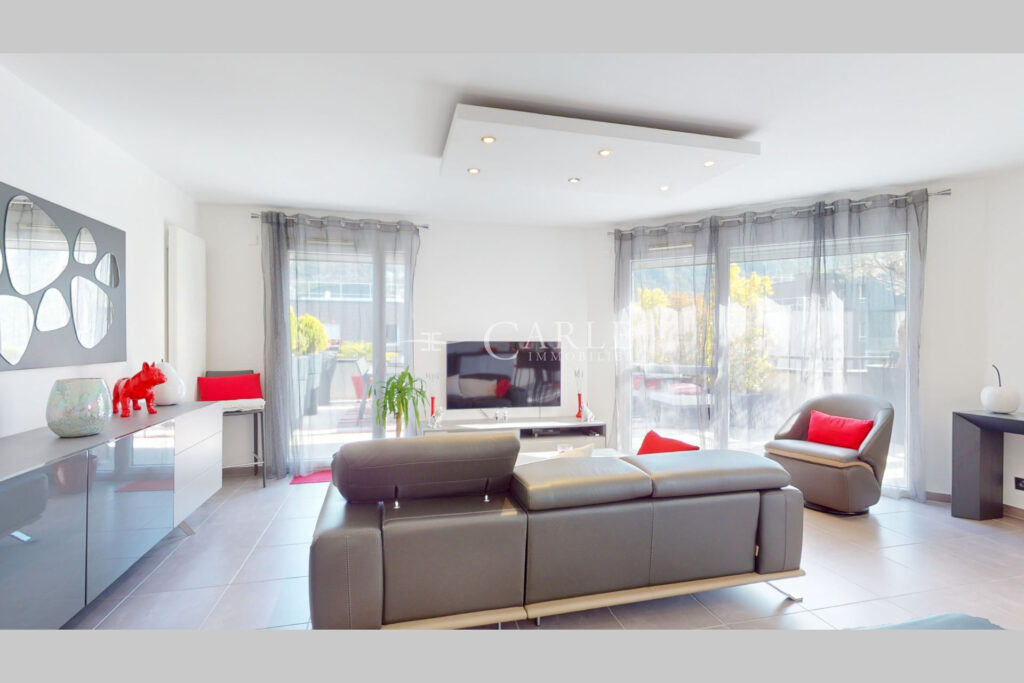 Villa sur toit de 108 m² avec terrasse de 77 m² et vue dégagée – 5 pièces – 4 chambres – 108.65 m²