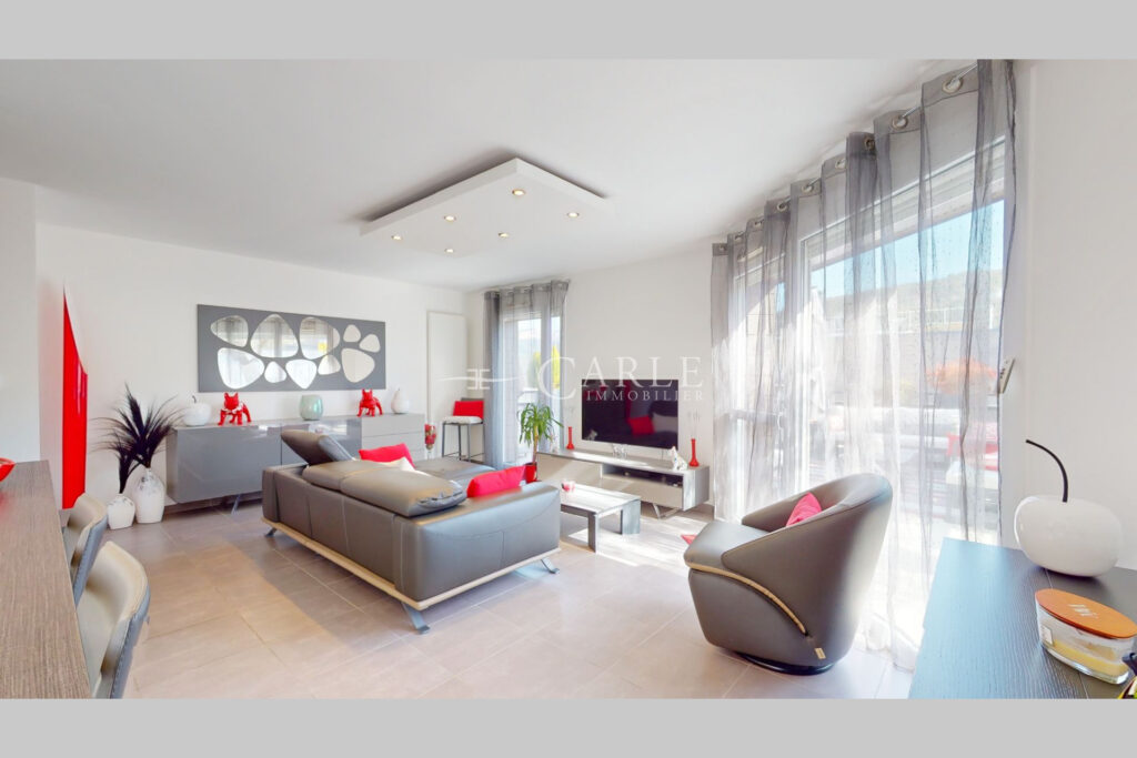 Villa sur toit de 108 m² avec terrasse de 77 m² et vue dégagée – 5 pièces – 4 chambres – 108.65 m²