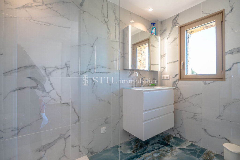 vente villa 4 Pièce(s) – 6 pièces – 4 chambres – 350.00 m²