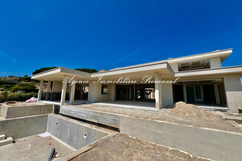 vente villa 6 Pièce(s) – 6 pièces – 4 chambres – 370.00 m²