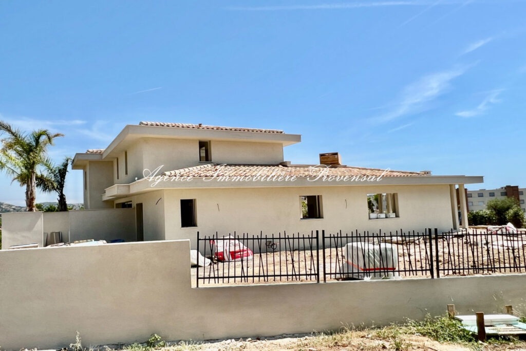 vente villa 6 Pièce(s) – 6 pièces – 4 chambres – 370.00 m²