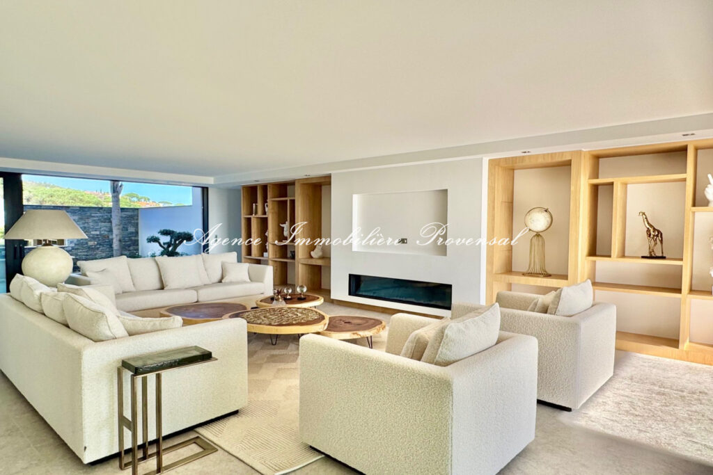 vente villa 6 Pièce(s) – 6 pièces – 4 chambres – 370.00 m²