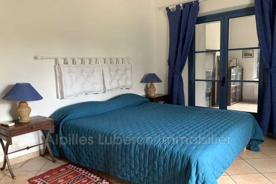 Maison à louer à Eygalières