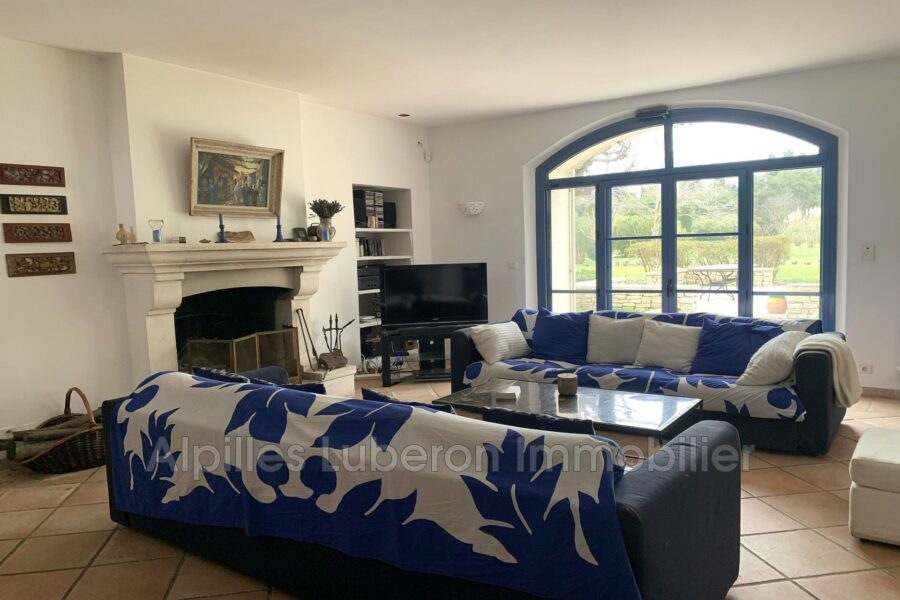 Maison à louer à Eygalières