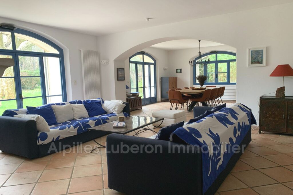 location mas 7 Pièce(s) – 7 pièces – 5 chambres – 300.00 m²