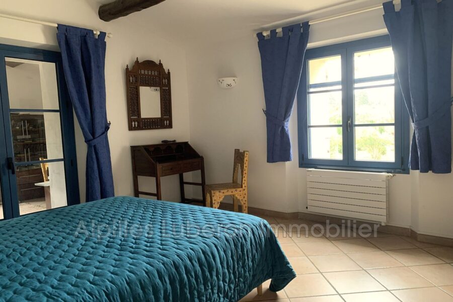 Maison à louer à Eygalières