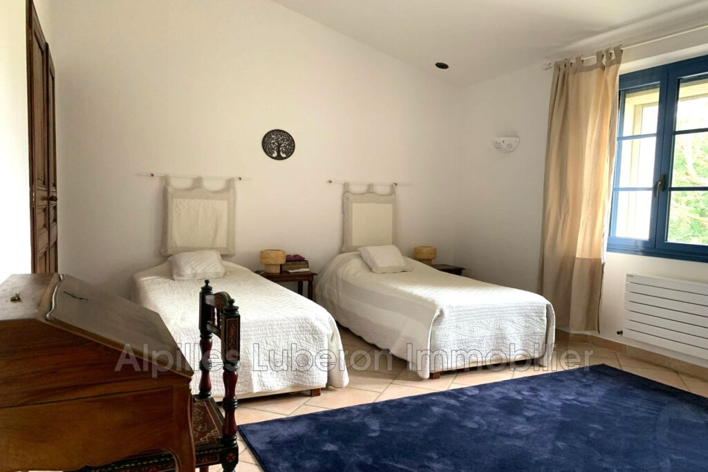 location mas 7 Pièce(s) – 7 pièces – 5 chambres – 300.00 m²