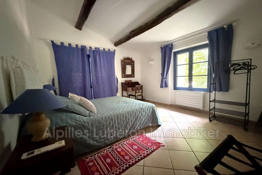 Maison à louer à Eygalières — Vue parc — photo 17