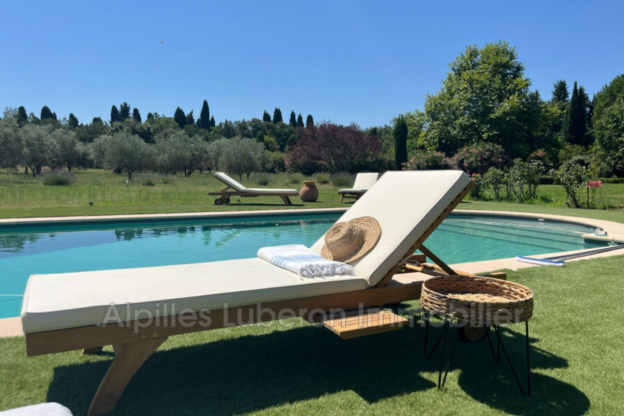 Maison à louer à Eygalières — Vue parc — photo 19