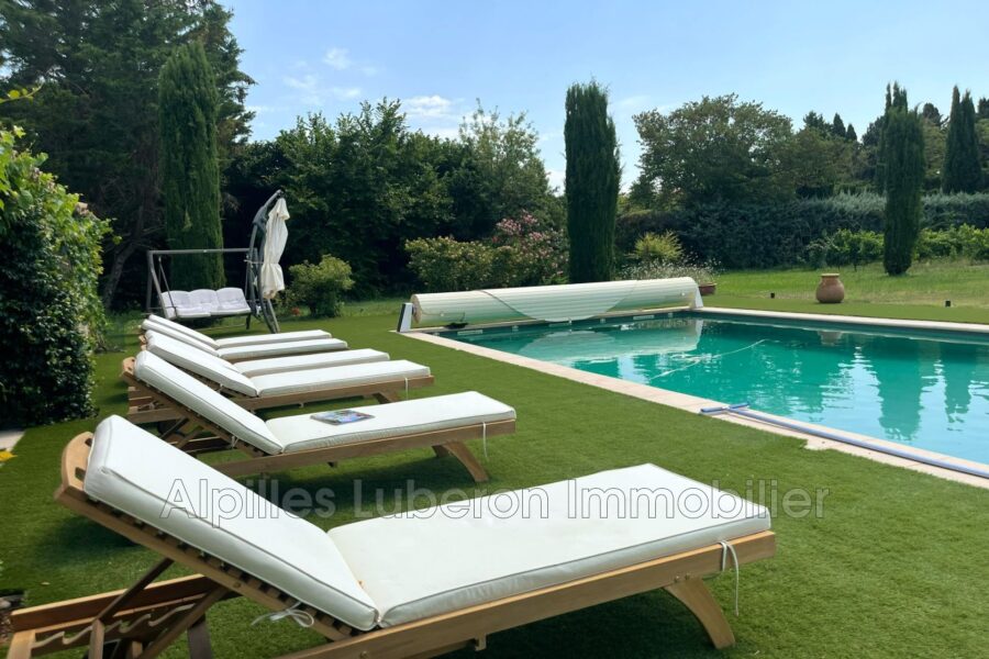 Maison à louer à Eygalières — Vue parc — photo 18