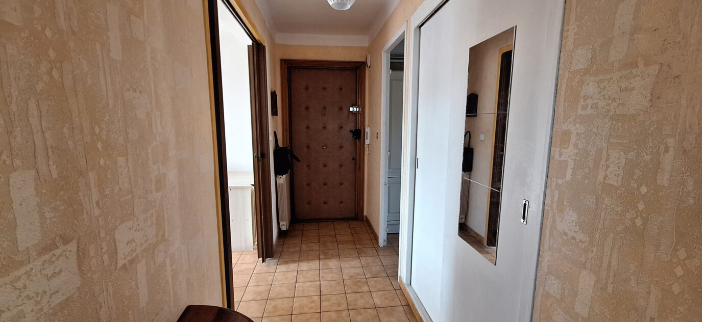 Toulon Ouest Appartement Type 4 Dernier Etage Vue dégagée 72 – 4 pièces – 2 chambres – 72 m²
