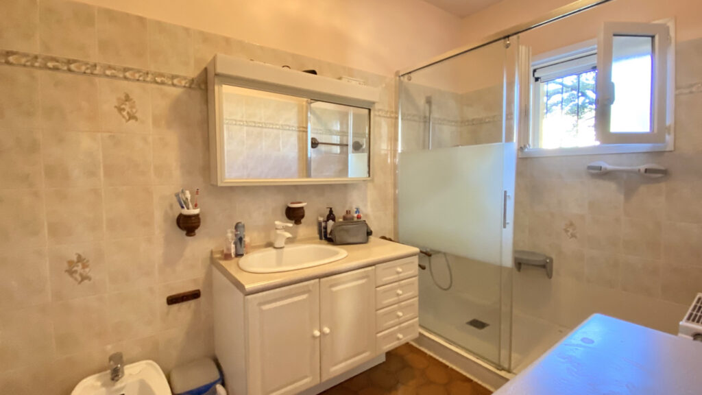 ‘ HORIZON ‘ – MAISON DE 135m2 SUR 2300m2 DE TERRAIN  – 5 pièces – 3 chambres – 133 m²