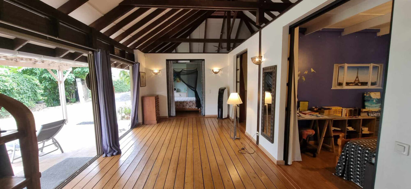 Villa de 160m2 avec 5 pièces à vendre à Moorea-Maiao – 5 pièces – 4 chambres – 160 m²