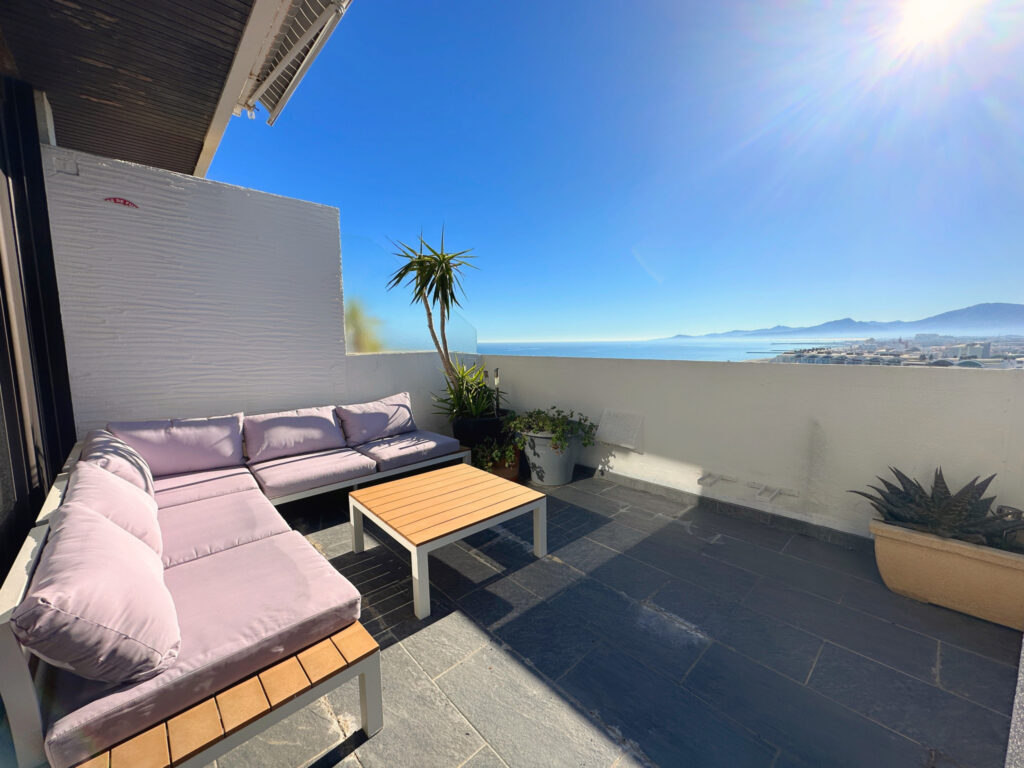Penthouse 115m2 avec terrasse 125m2 – Direct plage – 5 pièces – 3 chambres – 115 m²