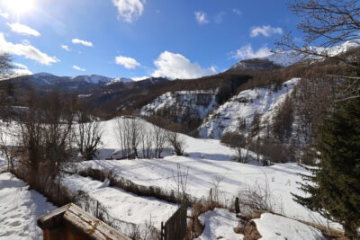 Maison à rénover avec 1 appartement plus récent – 10 pièces – 1 chambre – 249 m²