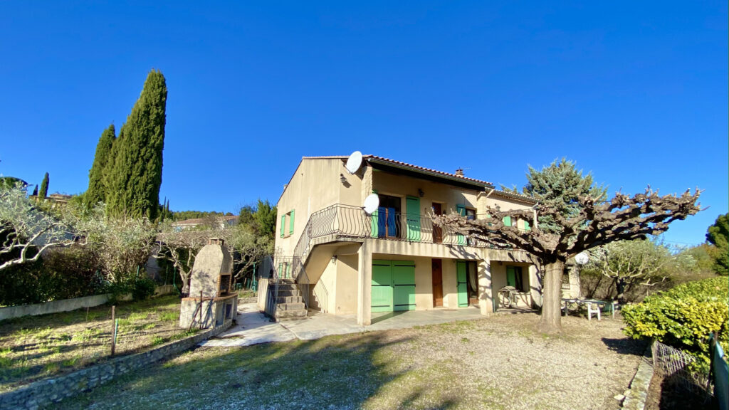 ‘VENTOUX’ – MAISON DE 160M2 AVEC VUE VENTOUX ET GARAGE – 7 pièces – 5 chambres – 160 m²