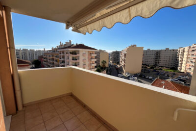 NICE ST ROCH – APPARTEMENT 3P 62M2 TRAVERSANT AVEC BALCONS  – 3 pièces – 2 chambres – 62 m²