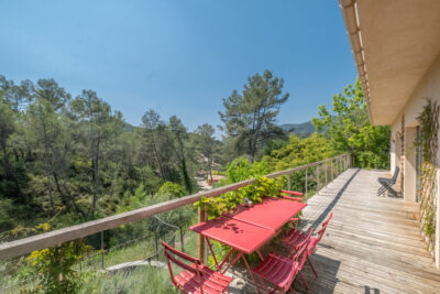 Contes – Maison panoramique avec piscine – Forêt de la vallè – 6 pièces – 4 chambres – 200 m²