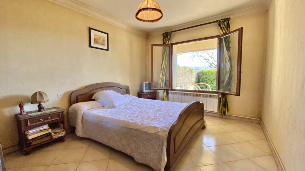 ‘VENTOUX’ – MAISON DE 160M2 AVEC VUE VENTOUX ET GARAGE – 7 pièces – 5 chambres – 160 m²