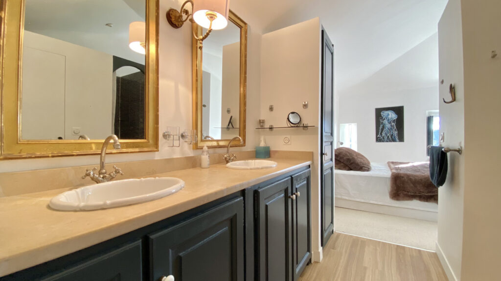 ‘MAJESTUEUX’ – DEMEURE D’EXCEPTION DE 350M2 AVEC BASSIN EN P – 8 pièces – 4 chambres – 350 m²