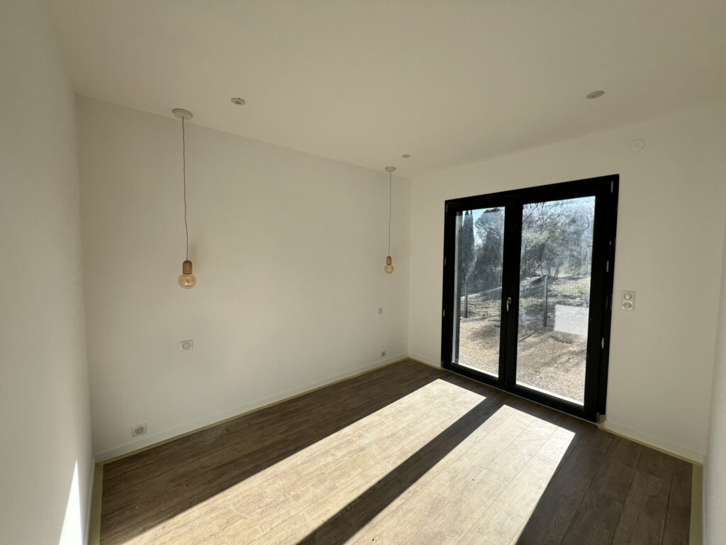 Villa individuelle neuve avec jaccuzi – 5 pièces – 4 chambres – 148 m²