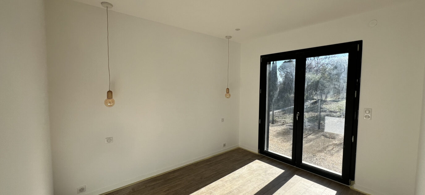 Villa individuelle neuve avec jaccuzi – 5 pièces – 4 chambres – 148 m²