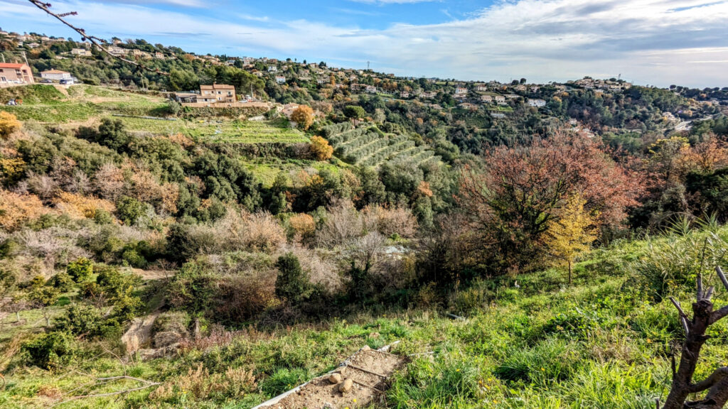 Maison de 166.8 m2 sur un terrain de 7054m2 – La Gaude (0661 – 7 pièces – 5 chambres – 166.8 m²