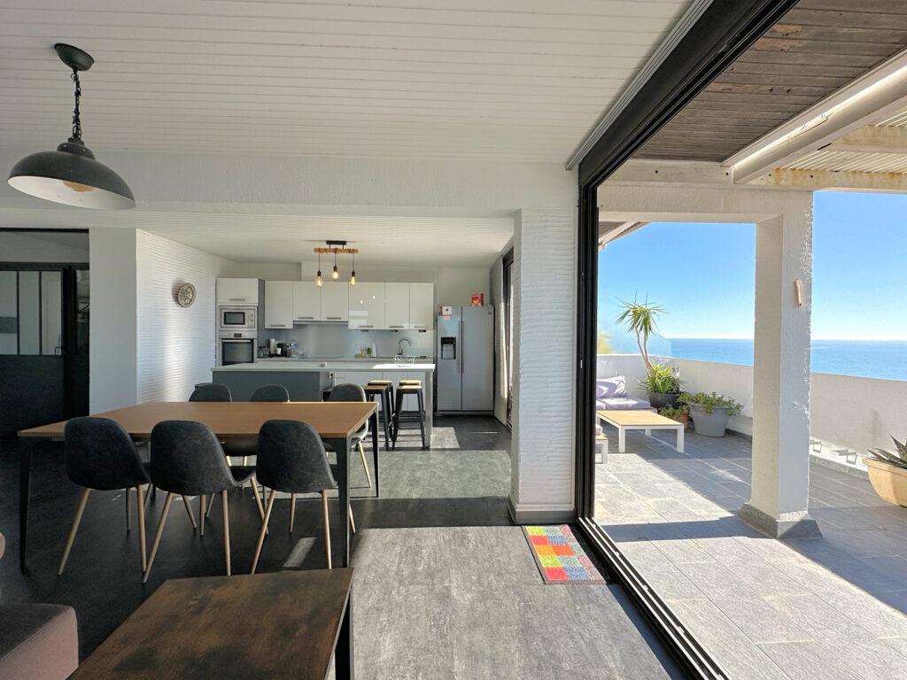 Penthouse 115m2 avec terrasse 125m2 – Direct plage – 5 pièces – 3 chambres – 115 m²