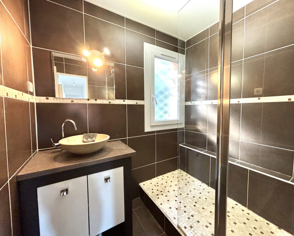 Sanary Centre 3 pièces à deux pas du port – 3 pièces – 2 chambres – 62 m²