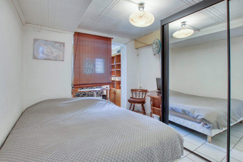 Vente Bandol (83), Villa provençale de 259 m2 sur 3 niveaux  – 12 pièces – 9 chambres – 258.79 m²