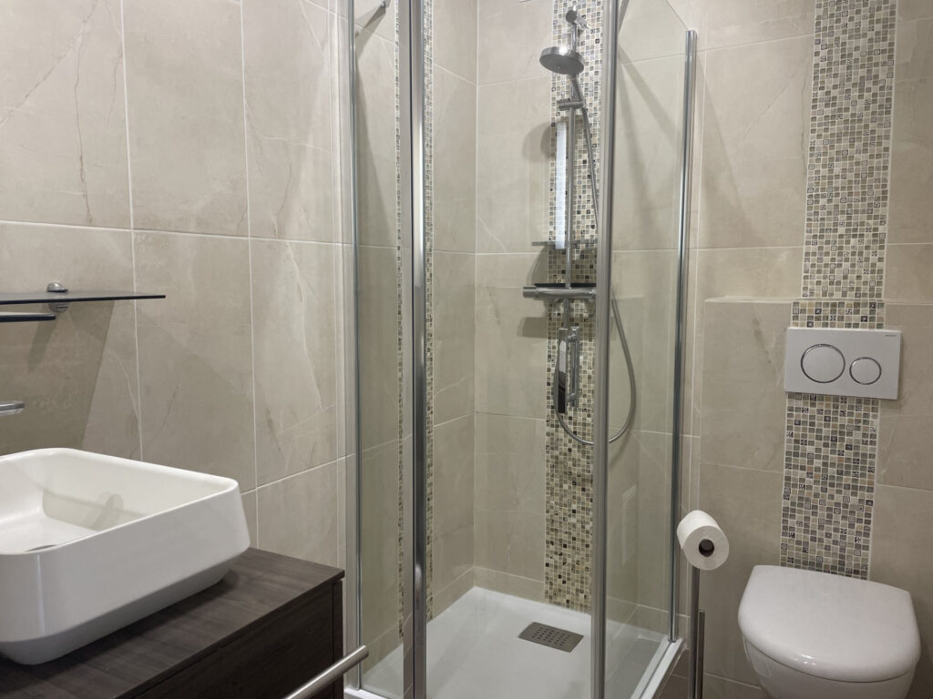 LOCATION MEUBLEE SAISONNIERE EN BORD DE MER – 1 chambre – 1 voyageur – 31 m²