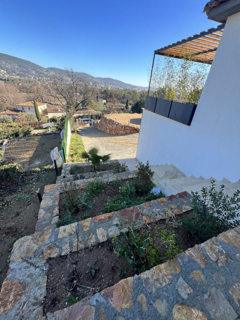 Villa individuelle neuve avec jaccuzi – 5 pièces – 4 chambres – 148 m²