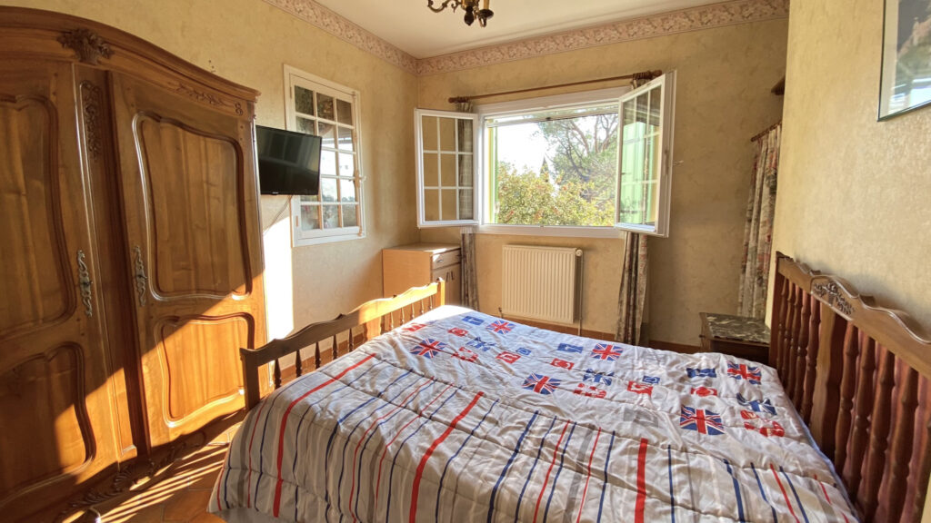 ‘ HORIZON ‘ – MAISON DE 135m2 SUR 2300m2 DE TERRAIN  – 5 pièces – 3 chambres – 133 m²