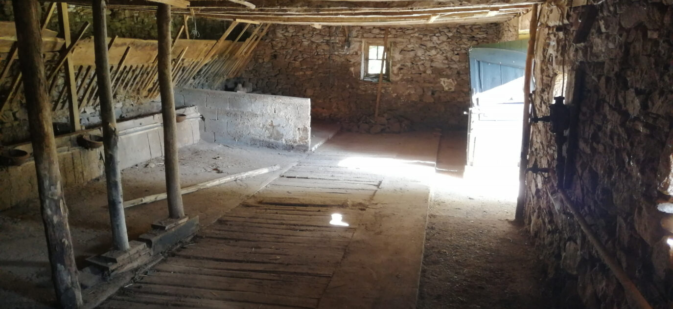  Belle grange à rénover sur le Passage du tour de France!!!  – 2 pièces – 2 chambres – 142.5 m²