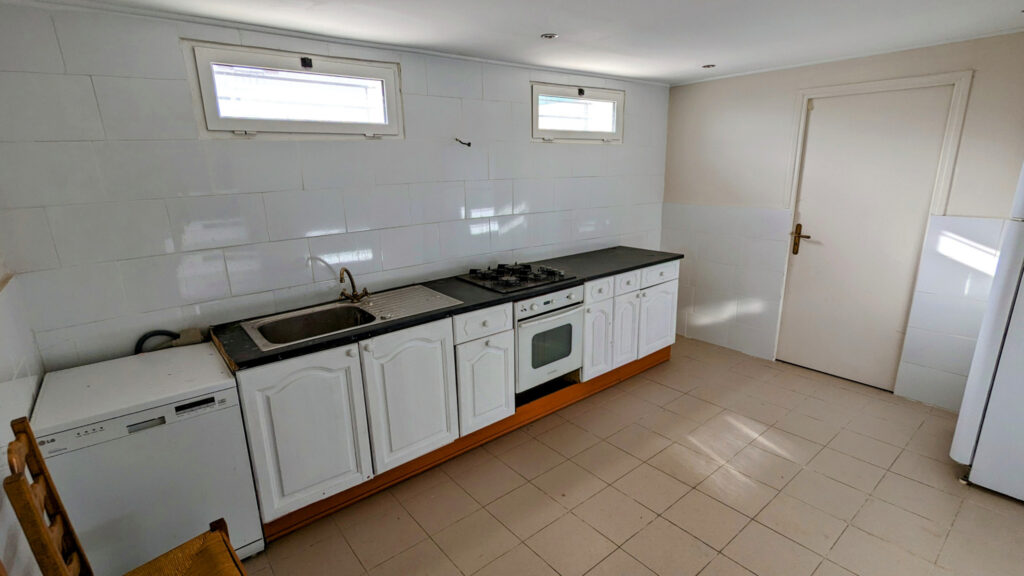 Maison de 166.8 m2 sur un terrain de 7054m2 – La Gaude (0661 – 7 pièces – 5 chambres – 166.8 m²