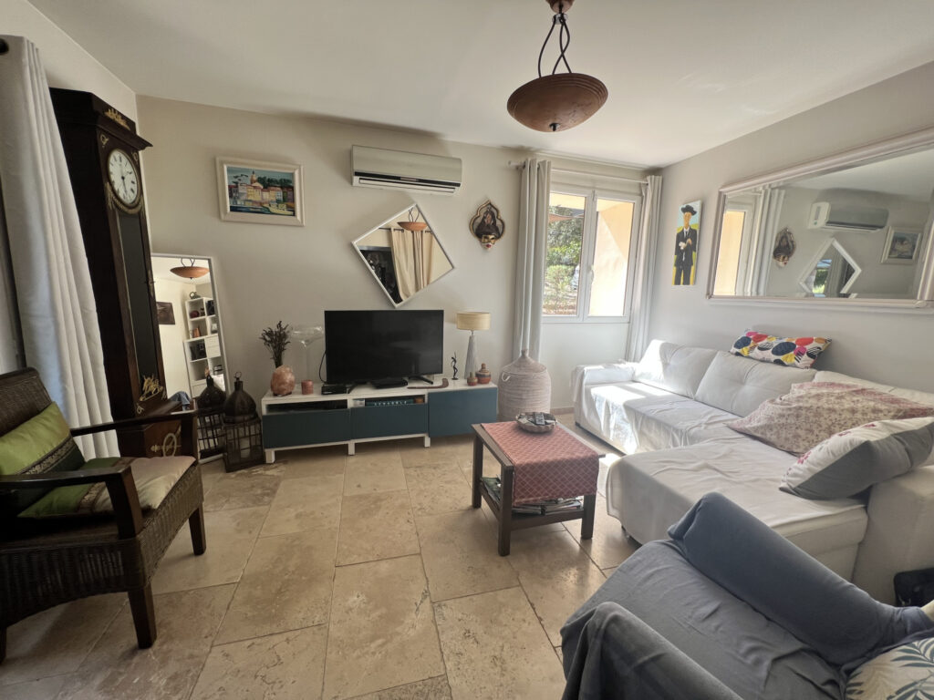 Mas provençal  – 3 pièces – 2 chambres – 110 m²