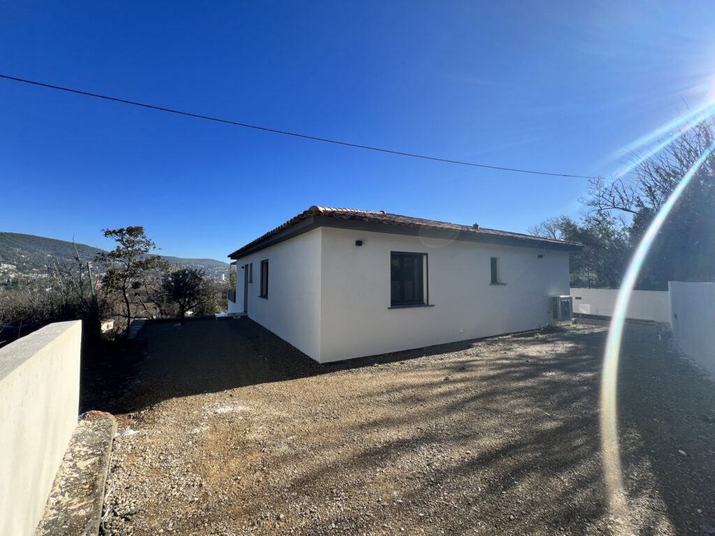 Villa individuelle neuve avec jaccuzi – 5 pièces – 4 chambres – 148 m²