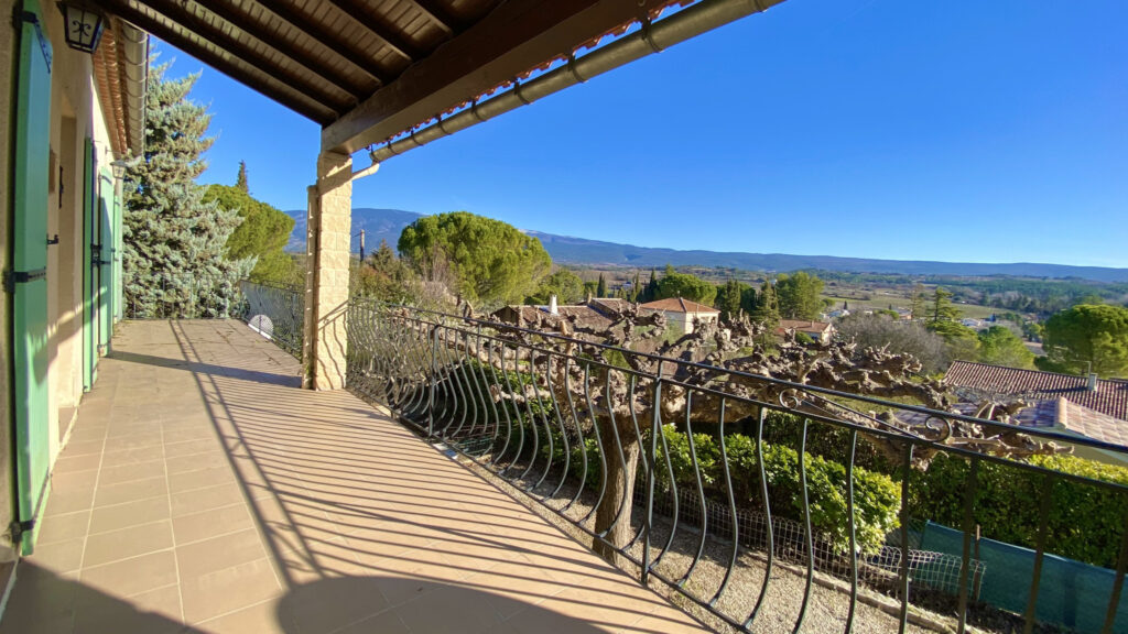 ‘VENTOUX’ – MAISON DE 160M2 AVEC VUE VENTOUX ET GARAGE – 7 pièces – 5 chambres – 160 m²