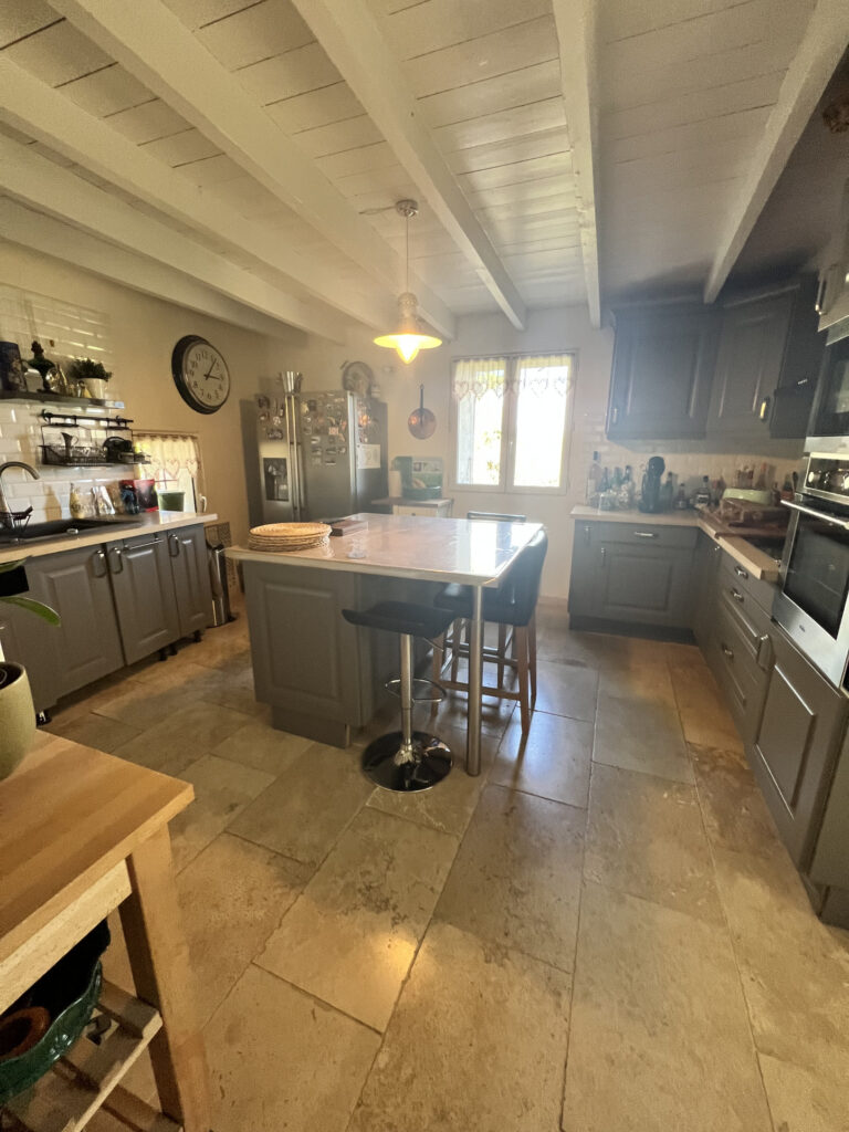 Mas provençal  – 3 pièces – 2 chambres – 110 m²