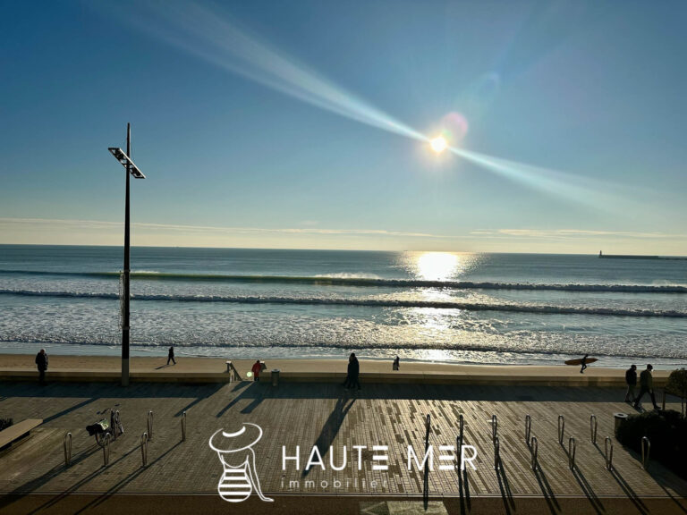BABORD – Embarquez au dernier étage d’une résidence face mer – 3 pièces – 2 chambres – 52 m²