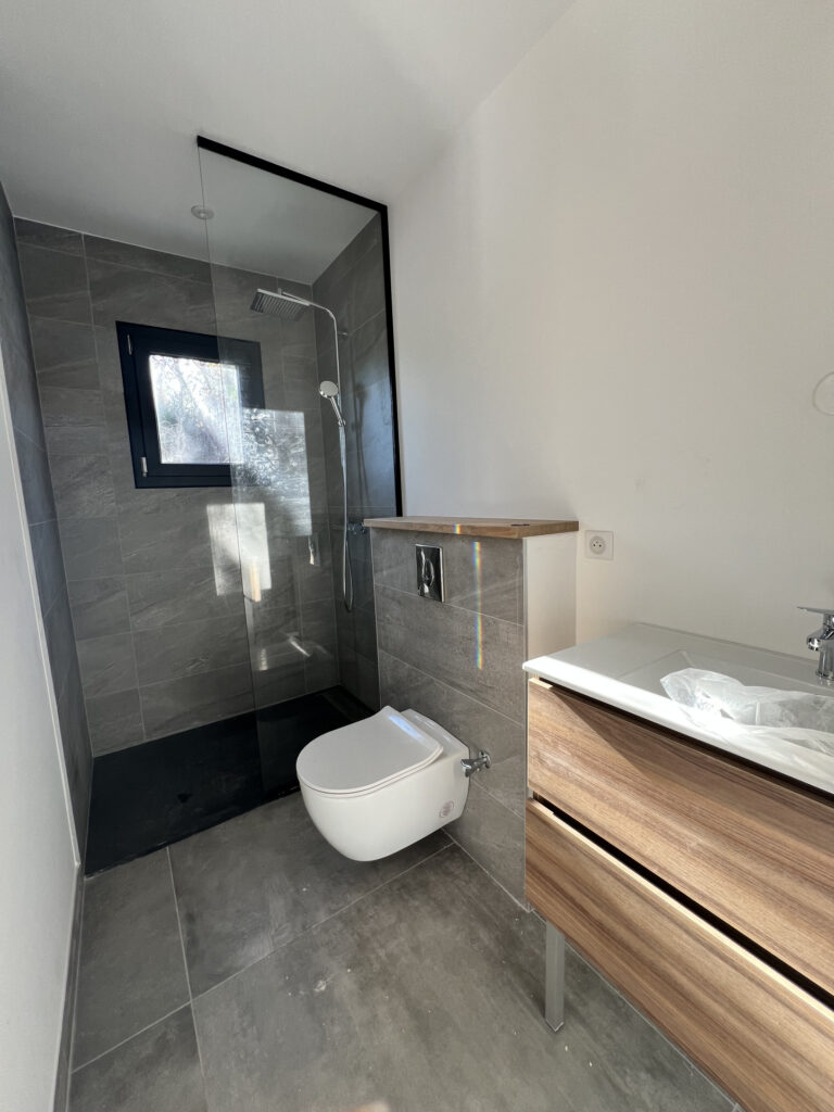 Villa individuelle neuve avec jaccuzi – 5 pièces – 4 chambres – 148 m²
