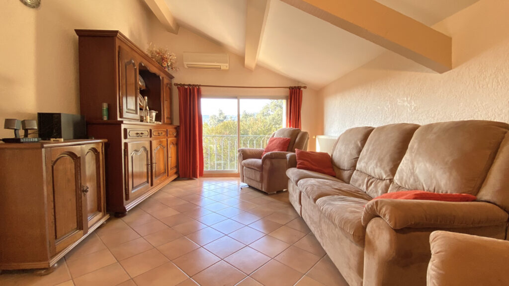 ‘ HORIZON ‘ – MAISON DE 135m2 SUR 2300m2 DE TERRAIN  – 5 pièces – 3 chambres – 133 m²