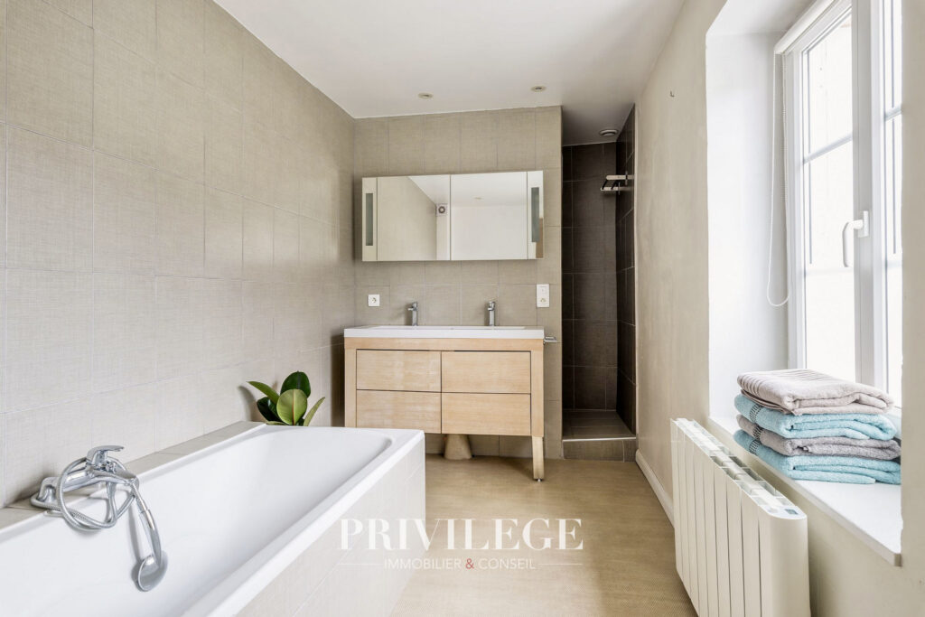 ST DIDIER AU MONT D’OR- Maison de village – 2 chambres -1 bu – 4 pièces – 3 chambres – 110.49 m²