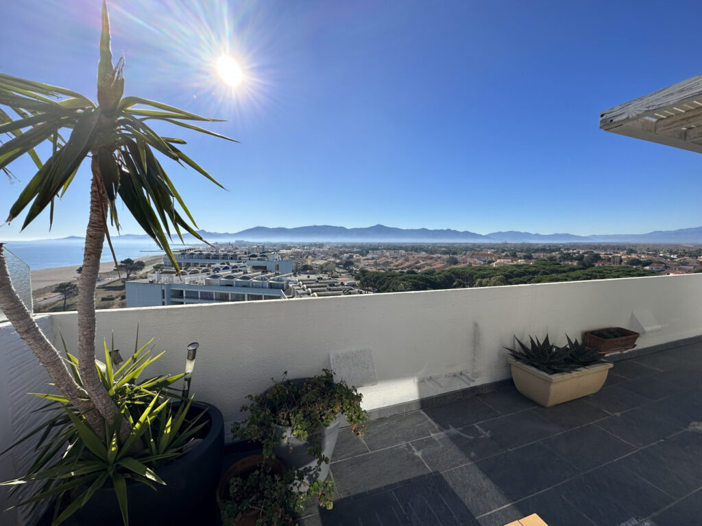 Penthouse 115m2 avec terrasse 125m2 – Direct plage – 5 pièces – 3 chambres – 115 m²