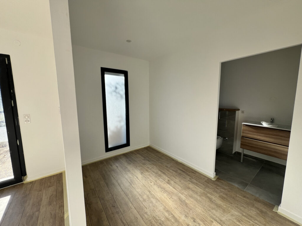 Villa individuelle neuve avec jaccuzi – 5 pièces – 4 chambres – 148 m²