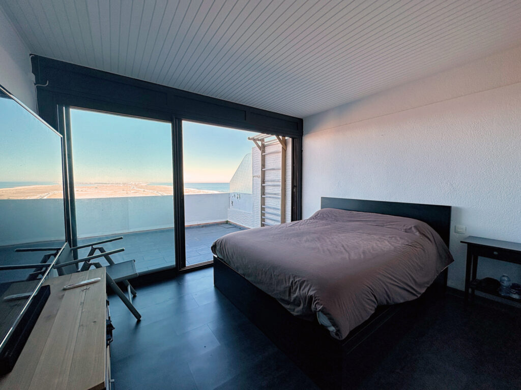 Penthouse 115m2 avec terrasse 125m2 – Direct plage – 5 pièces – 3 chambres – 115 m²