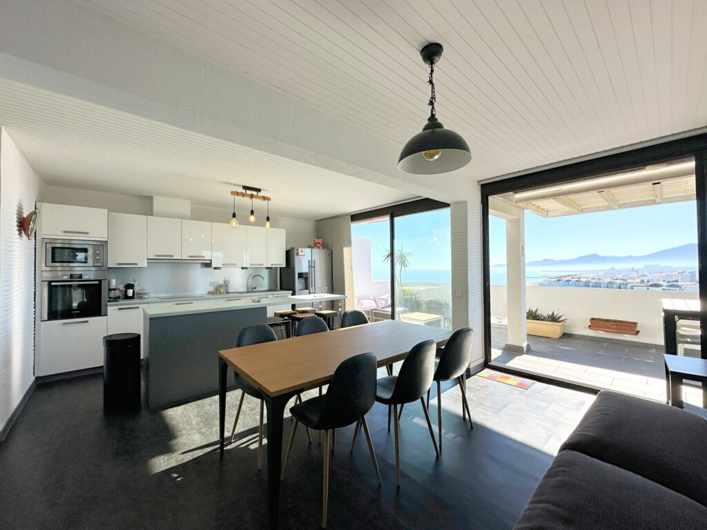 Penthouse 115m2 avec terrasse 125m2 – Direct plage – 5 pièces – 3 chambres – 115 m²