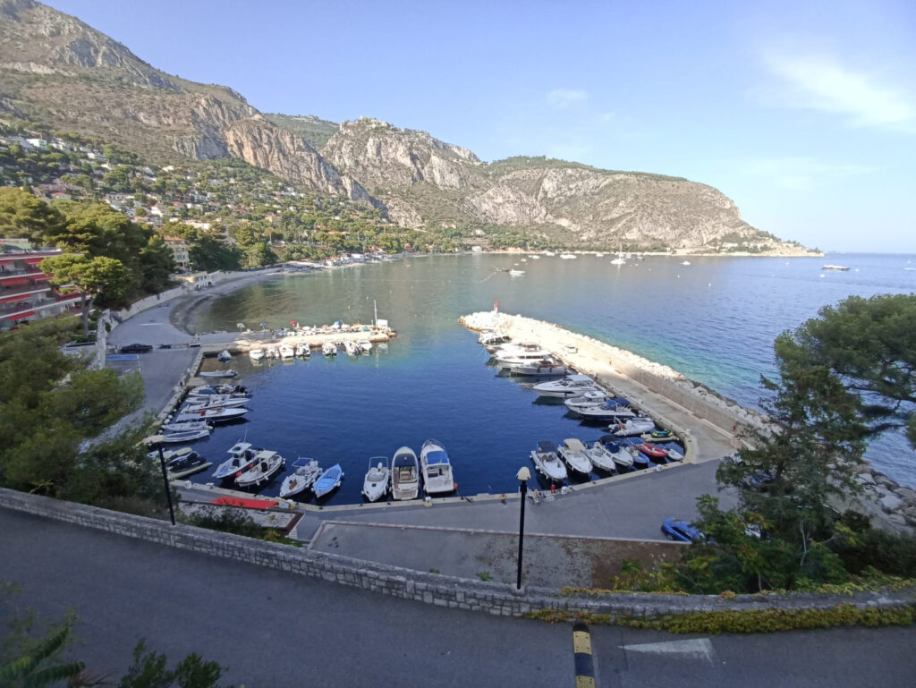 Èze-sur-Mer- Maison pieds dans l’eau – 5 pièces – 3 chambres – 146.12 m²