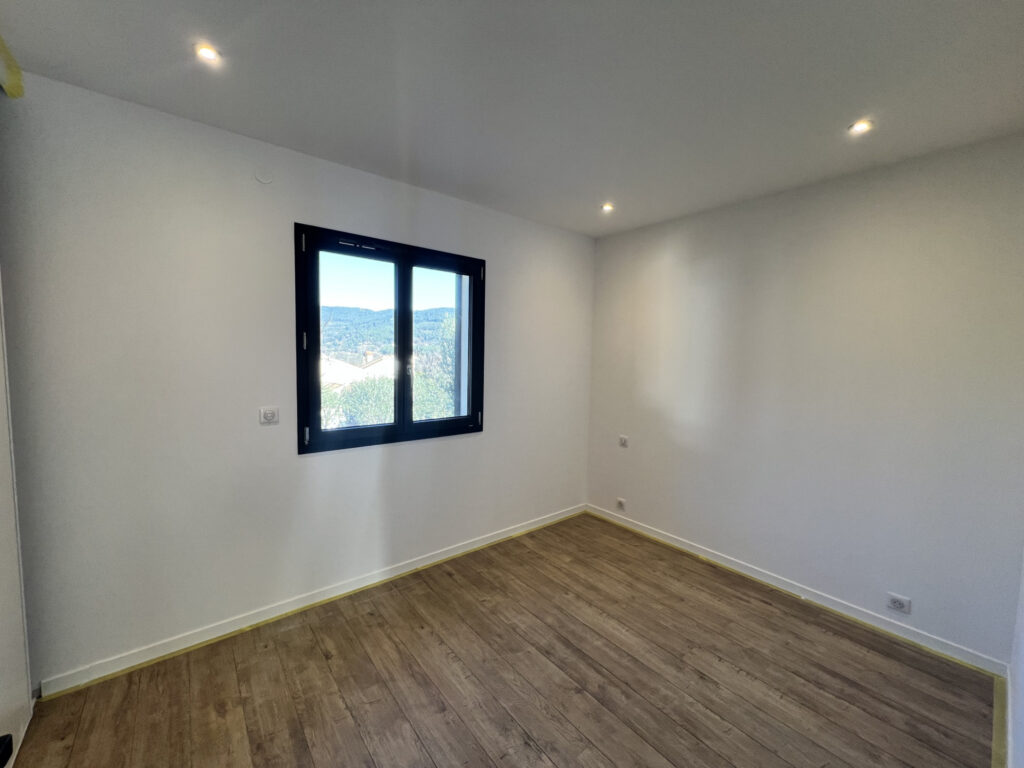 Villa individuelle neuve avec jaccuzi – 5 pièces – 4 chambres – 148 m²